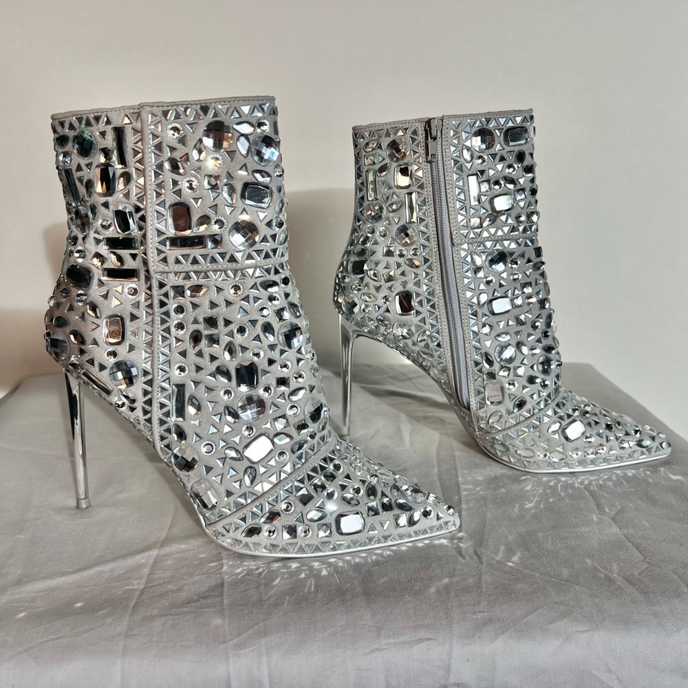NWOT Steve Madden Crystalle Rhinestones Stilhetto Booties - Picture 6 of 12